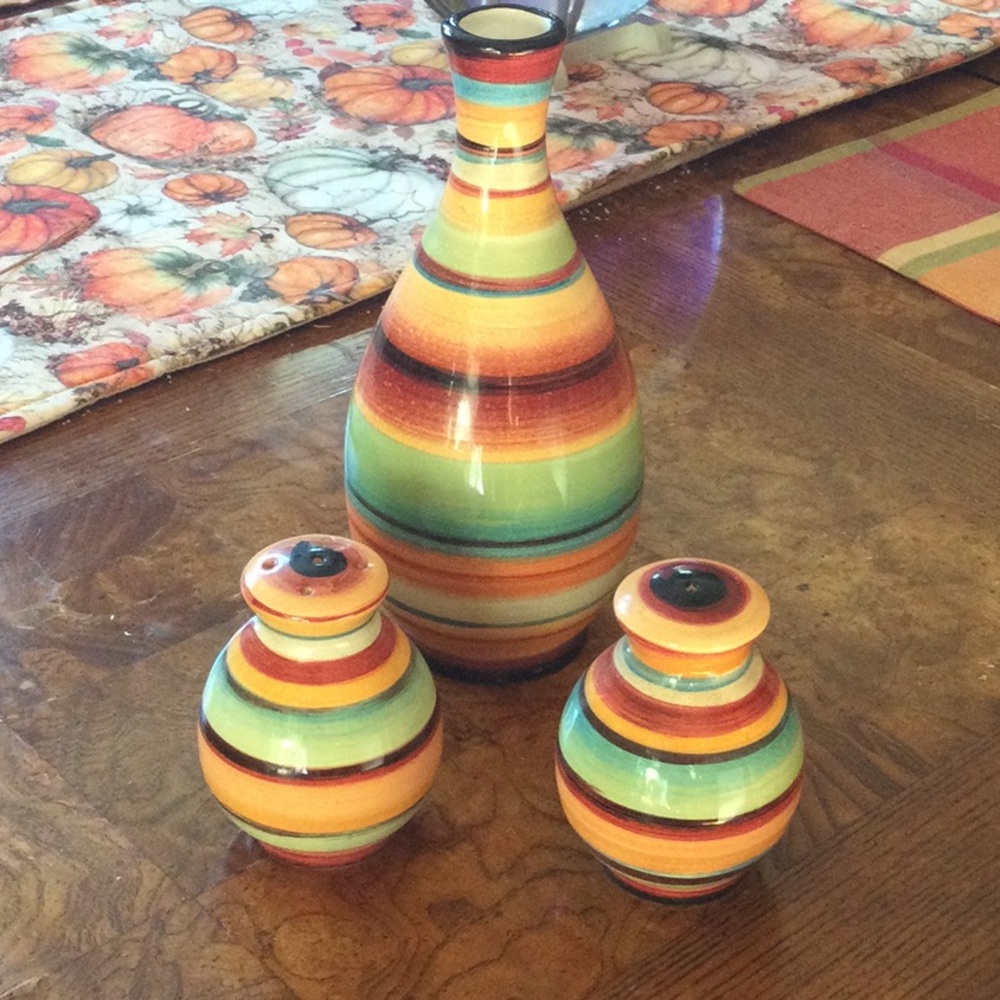 Tabletops Gallery Tampico Decanter and Salt and Pepper